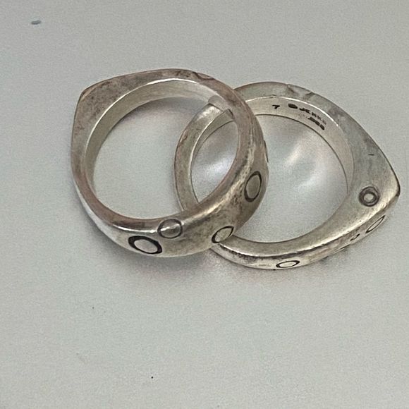 Lisa Jenks sterling silver ring pair sz 7 circular patterns great pre owned cond - Picture 1 of 5